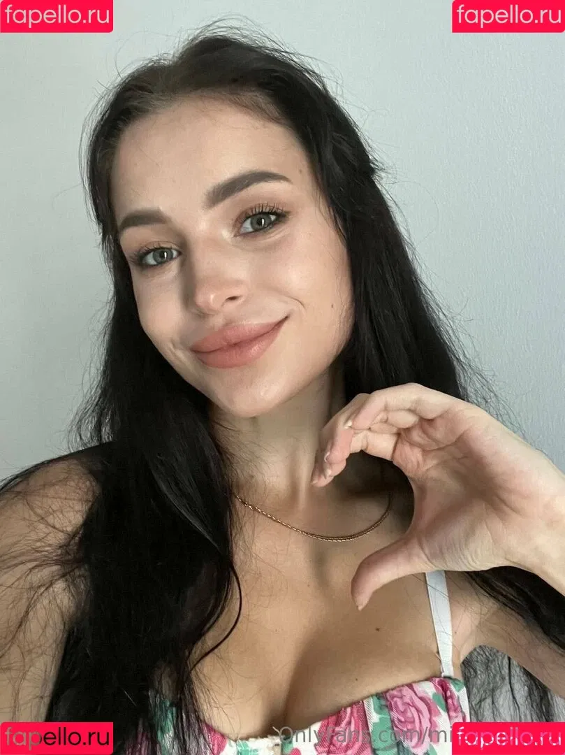 milana.moor Onlyfans Photo Gallery 