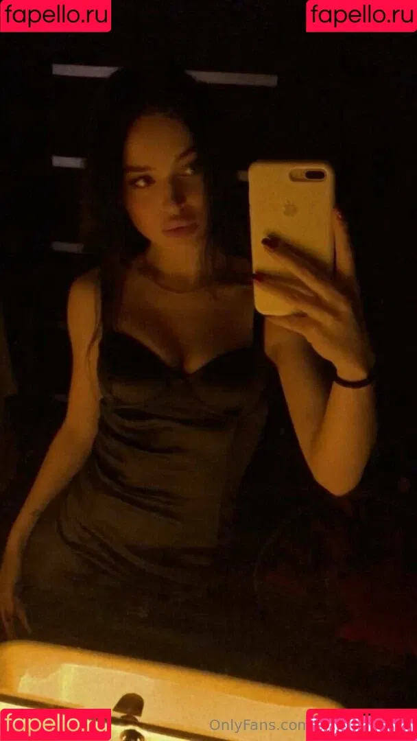 milana.moor Onlyfans Photo Gallery 