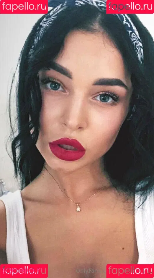 milana.moor Onlyfans Photo Gallery 