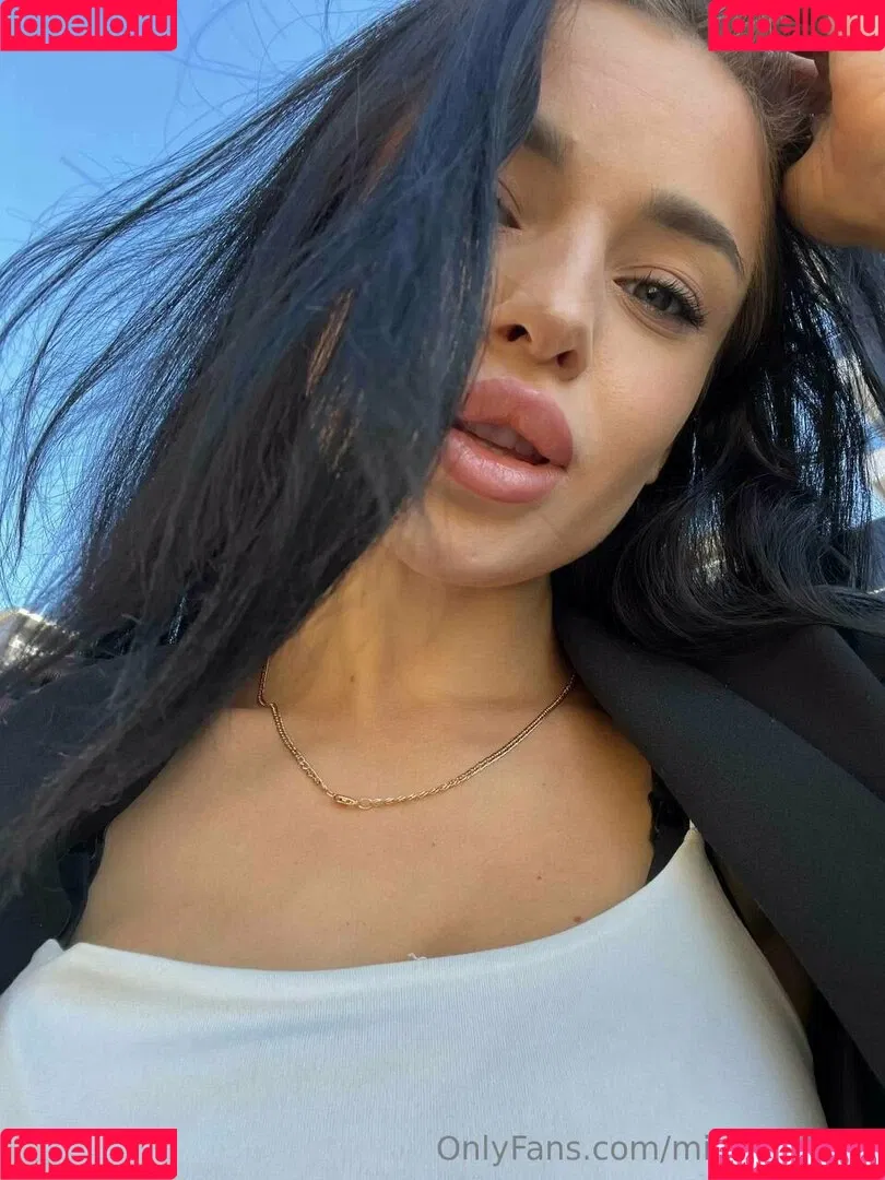 milana.moor Onlyfans Photo Gallery 