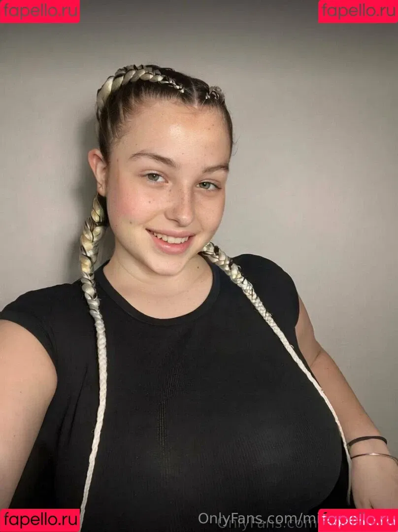 milana.moor Onlyfans Photo Gallery 