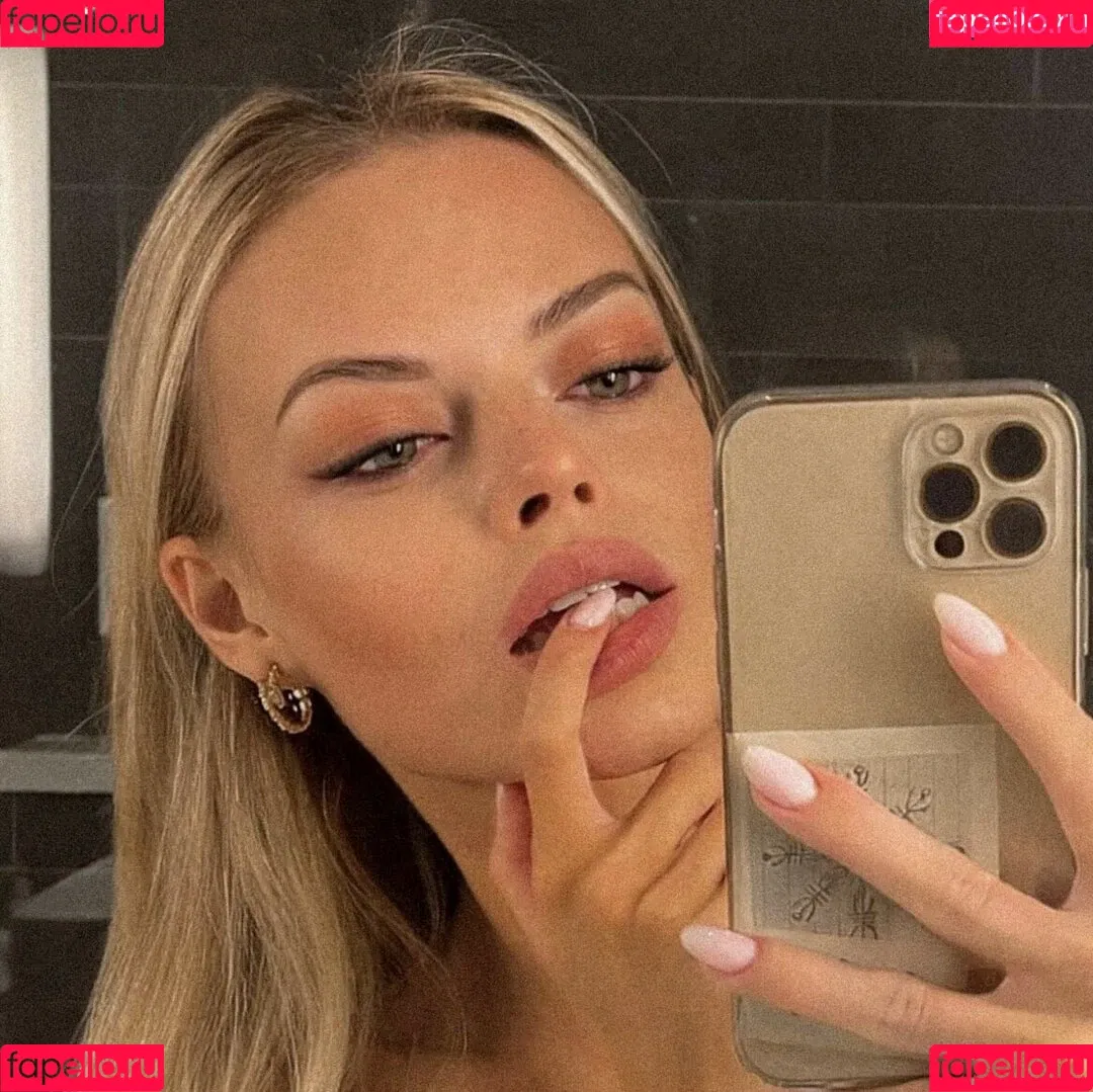 viki_doux Onlyfans Photo Gallery 