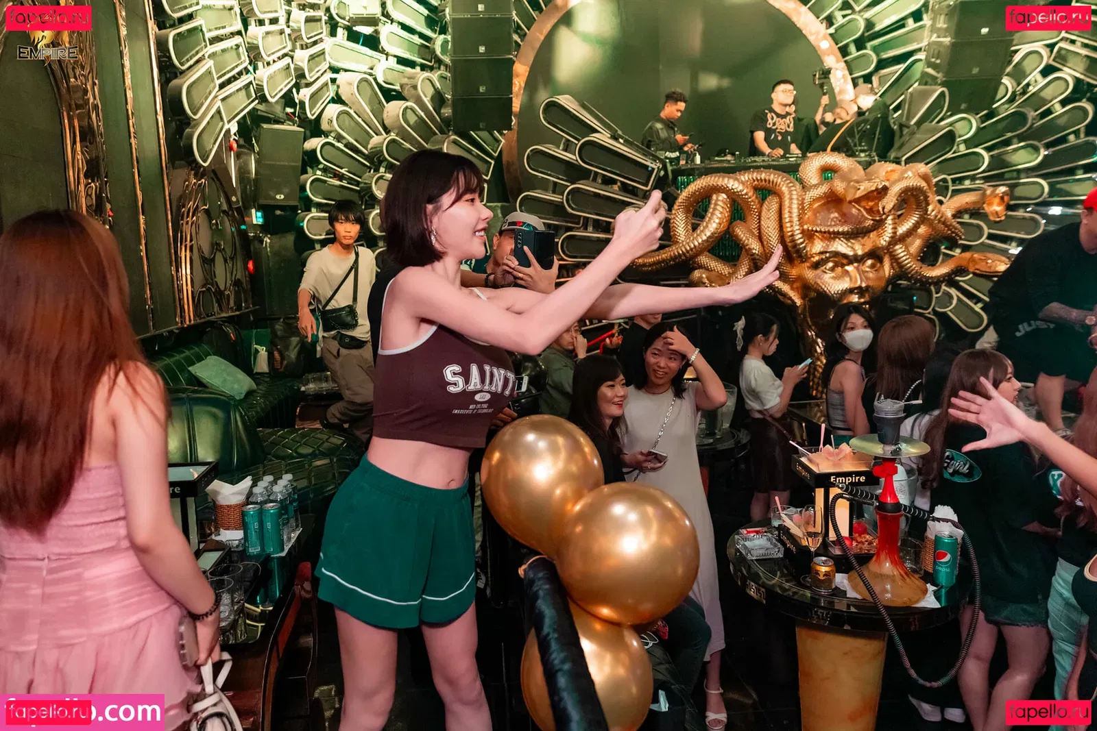 viki_doux Onlyfans Photo Gallery 