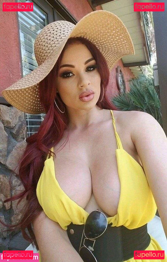 Skyla Novea Onlyfans Photo Gallery 