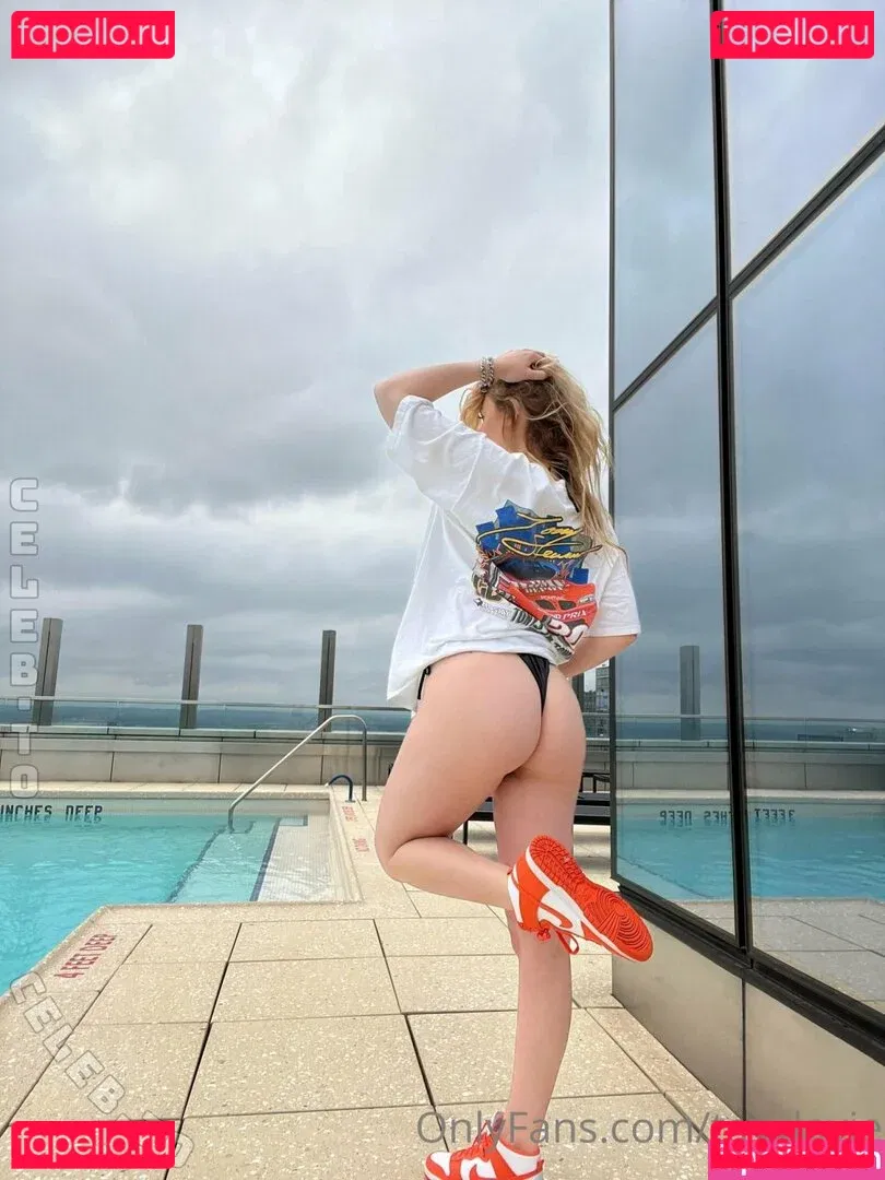 Taylor LaVie Onlyfans Photo Gallery 