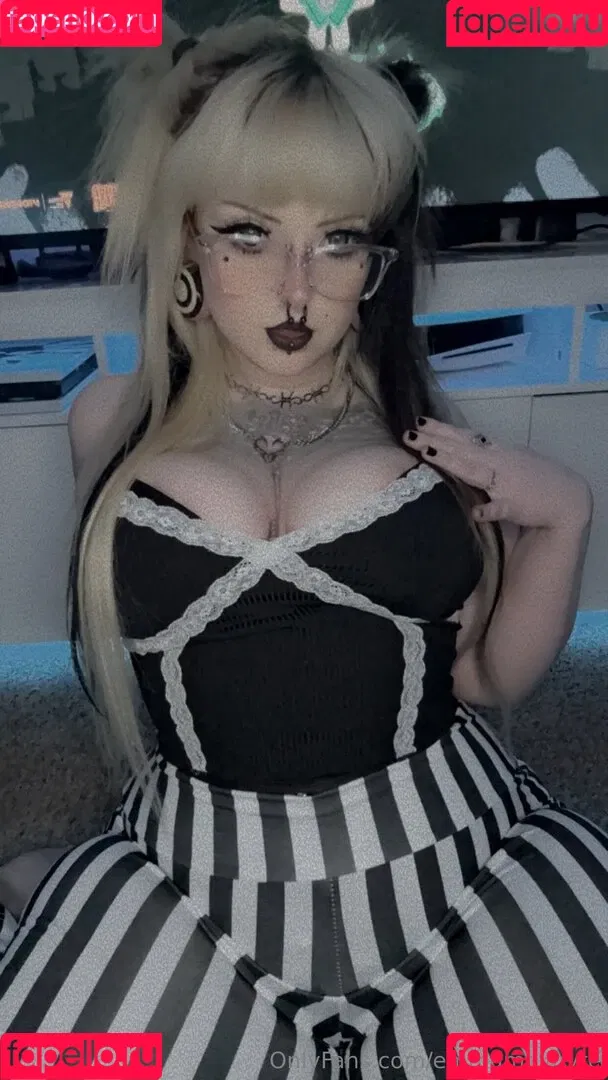 Emmamaybyte Onlyfans Photo Gallery 