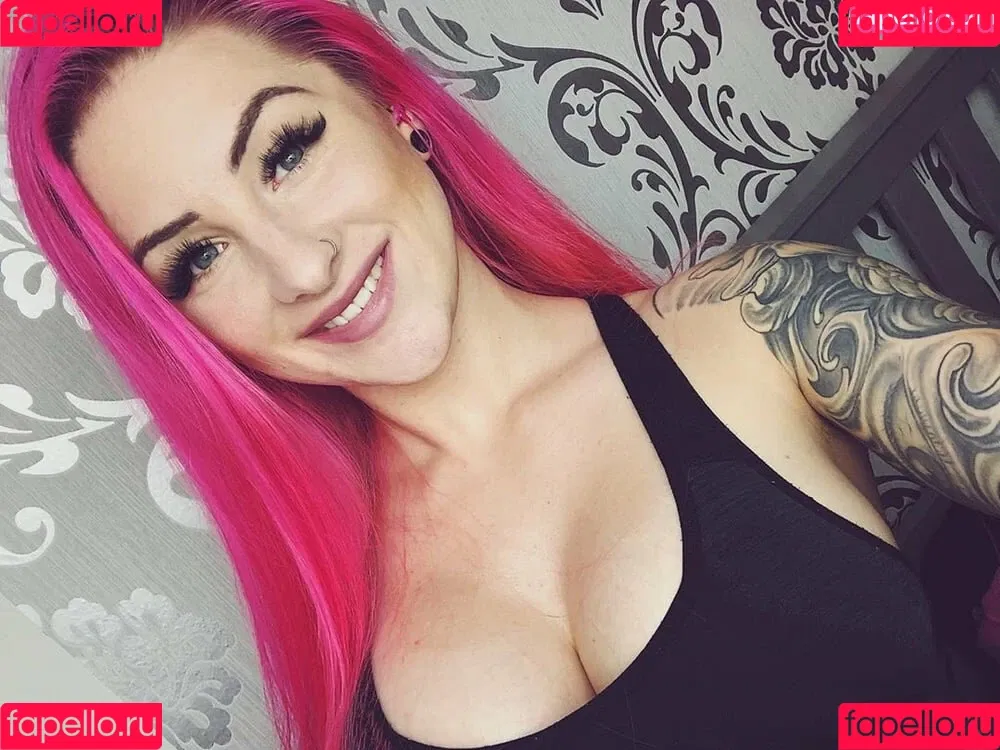 Pia Sativa Onlyfans Photo Gallery 
