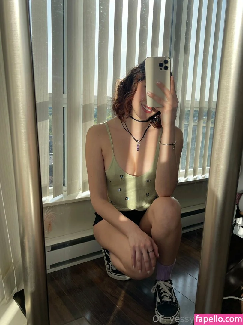 yessydwaifufree Onlyfans Photo Gallery 