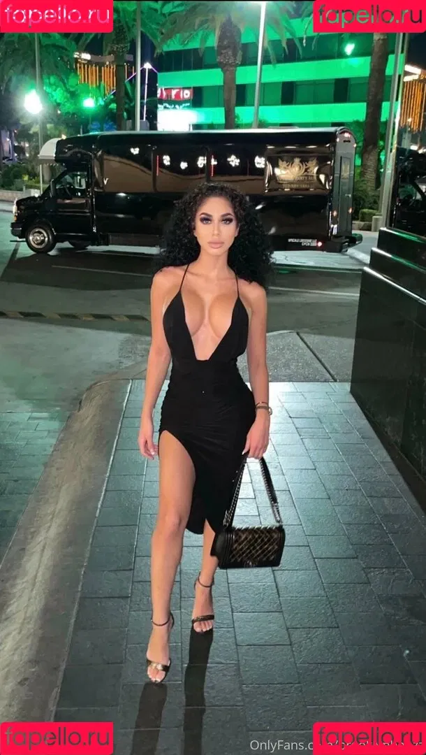 Brooklyn Benzz Onlyfans Photo Gallery 