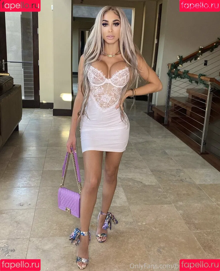 Brooklyn Benzz Onlyfans Photo Gallery 