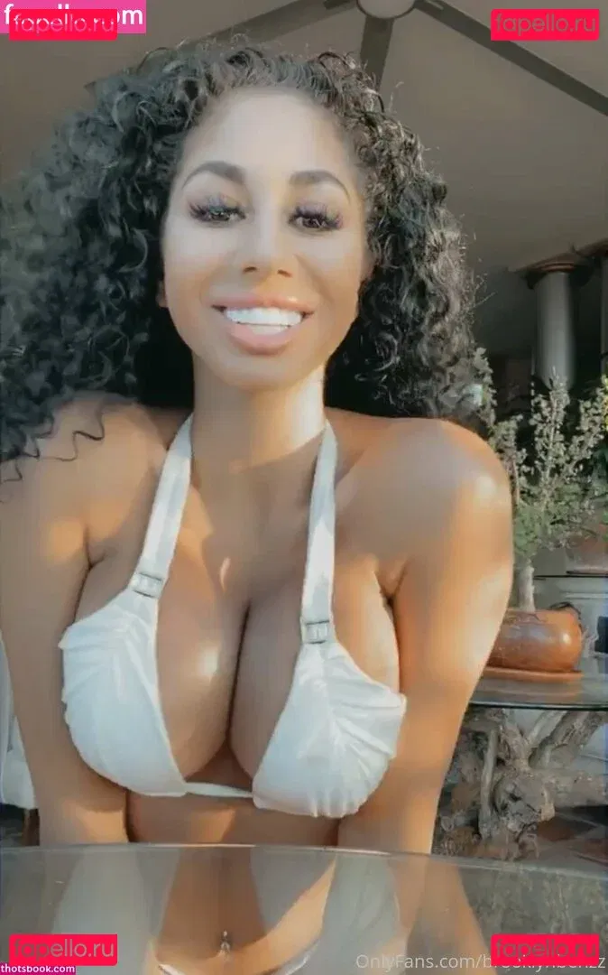 Brooklyn Benzz Onlyfans Photo Gallery 