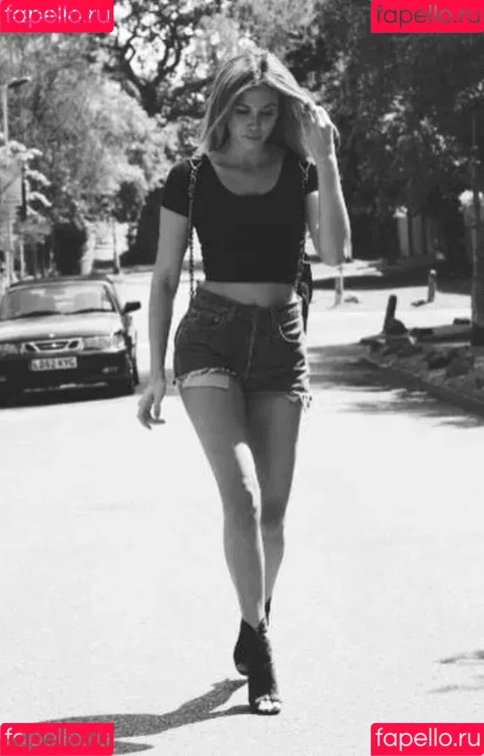 Mandy Capristo Onlyfans Photo Gallery 