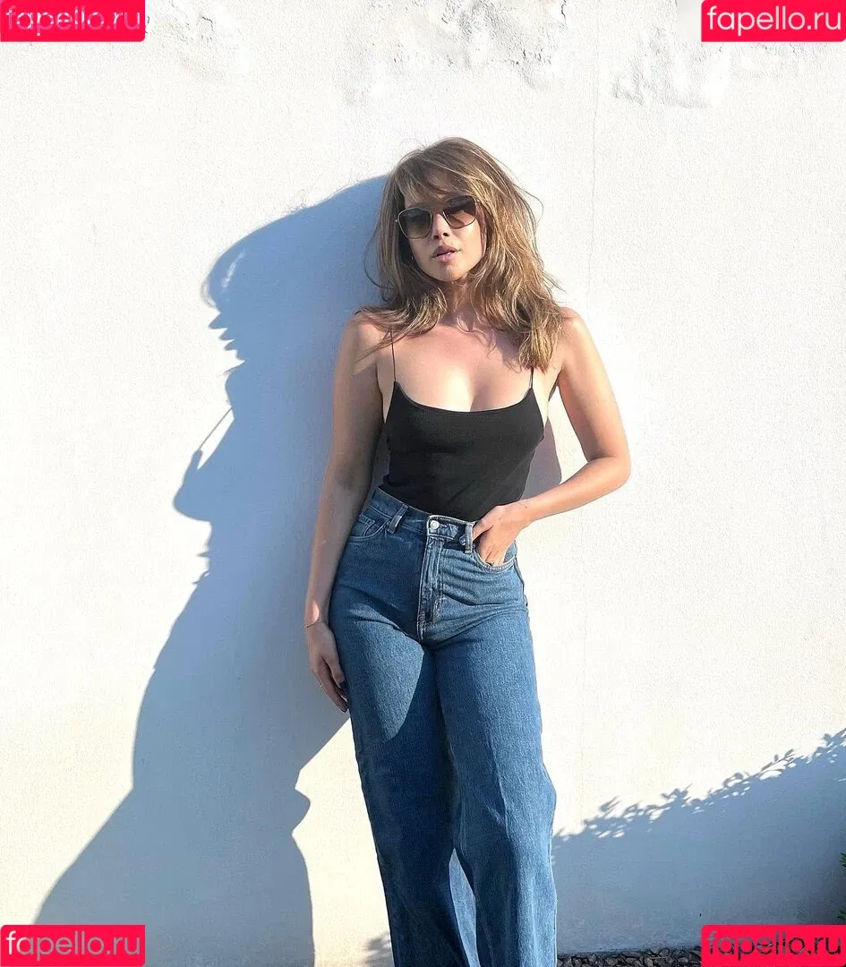 Mandy Capristo Onlyfans Photo Gallery 