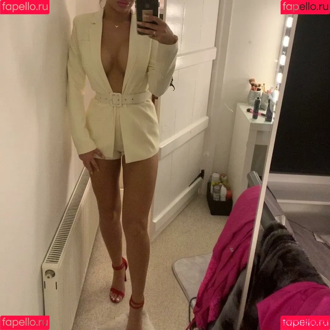 Lucy Beverley Onlyfans Photo Gallery 