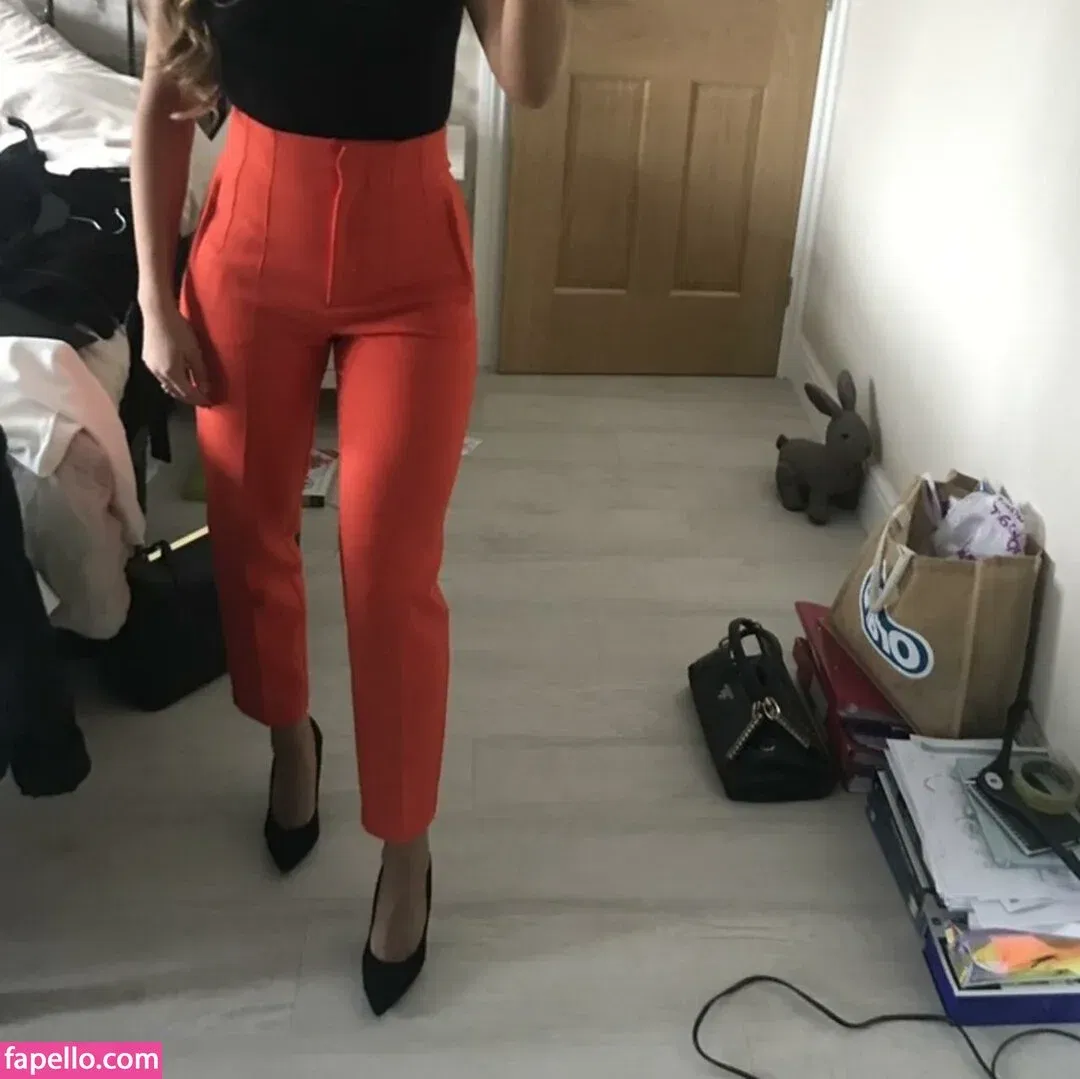 Lucy Beverley Onlyfans Photo Gallery 