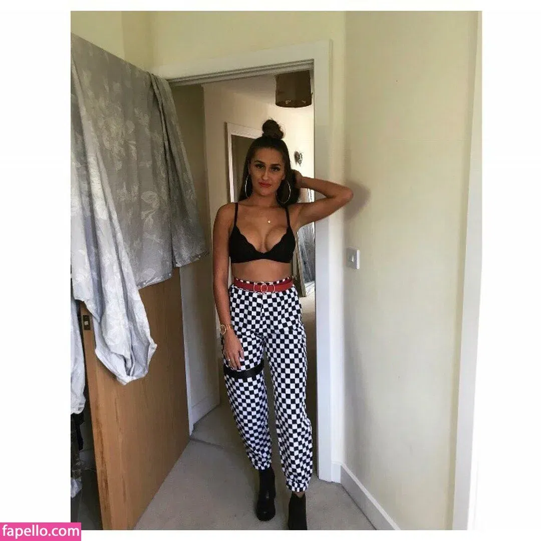 Lucy Beverley Onlyfans Photo Gallery 