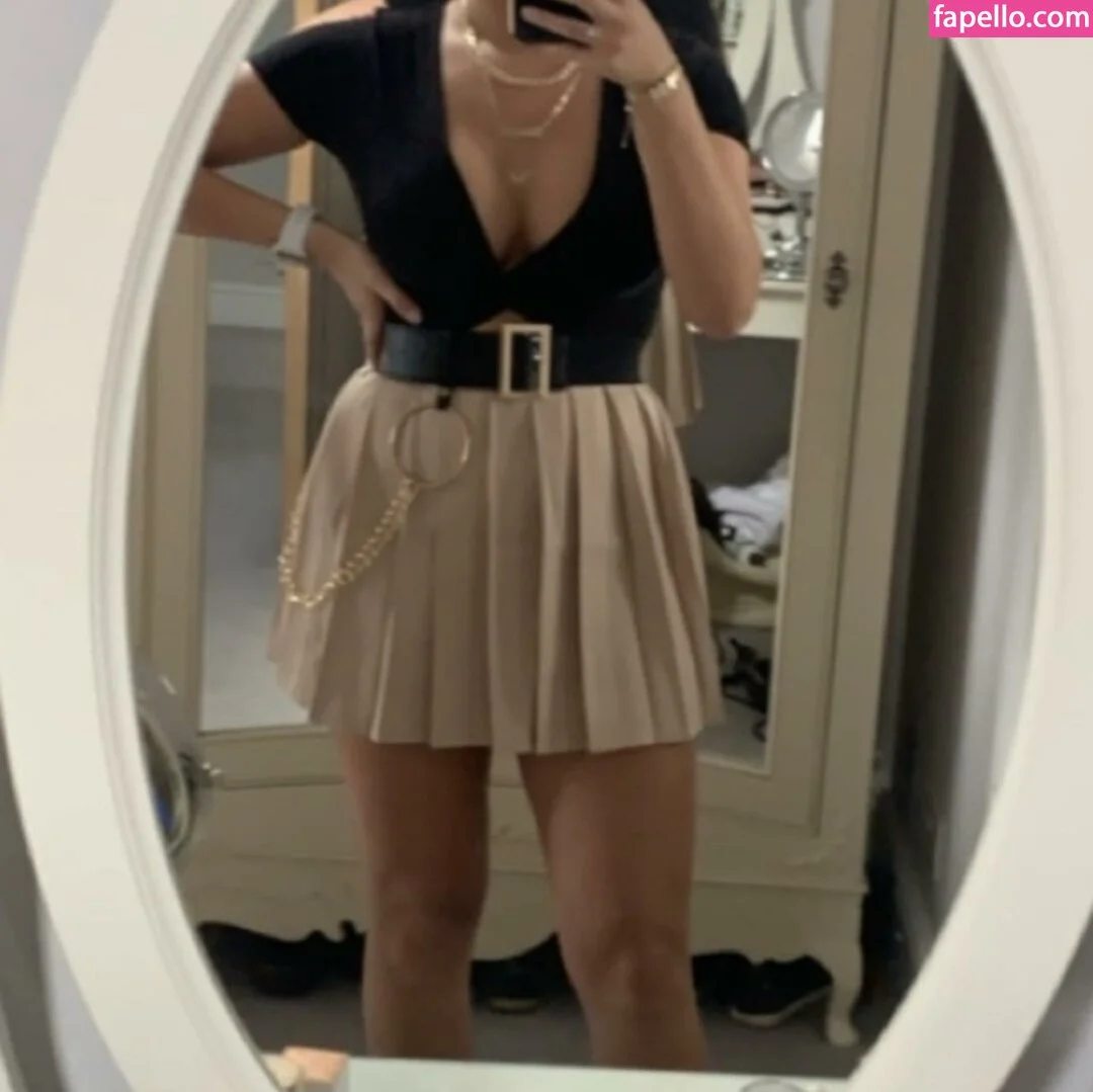 Lucy Beverley Onlyfans Photo Gallery 