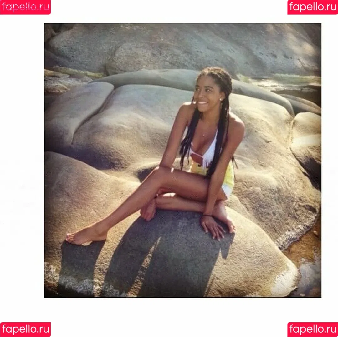 Herizen "Fawn" Guardiola Onlyfans Photo Gallery 