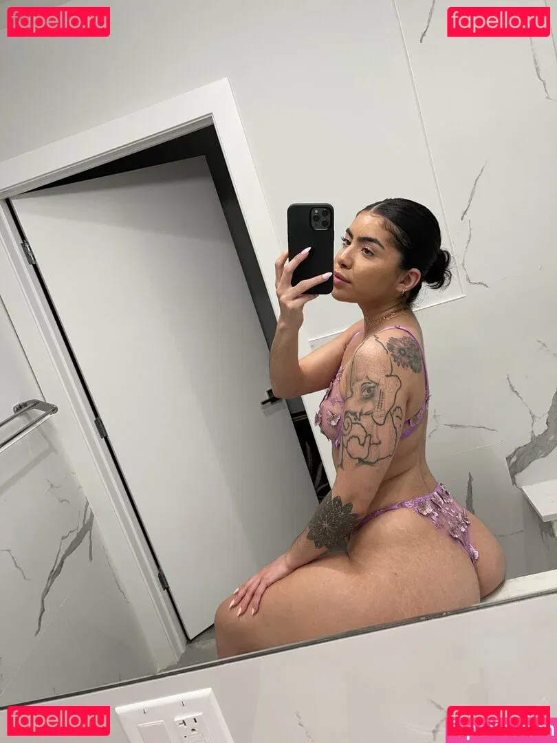 Akari Onlyfans Photo Gallery 