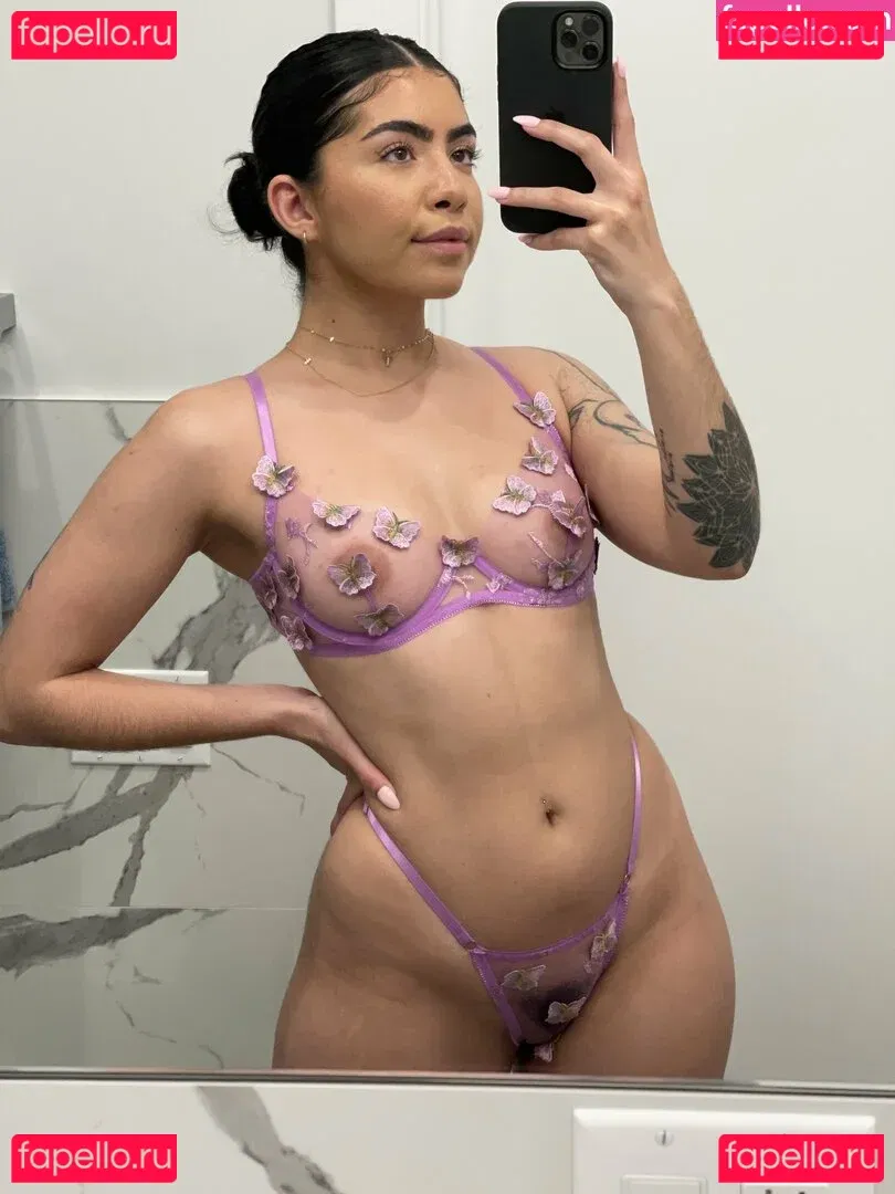 Akari Onlyfans Photo Gallery 