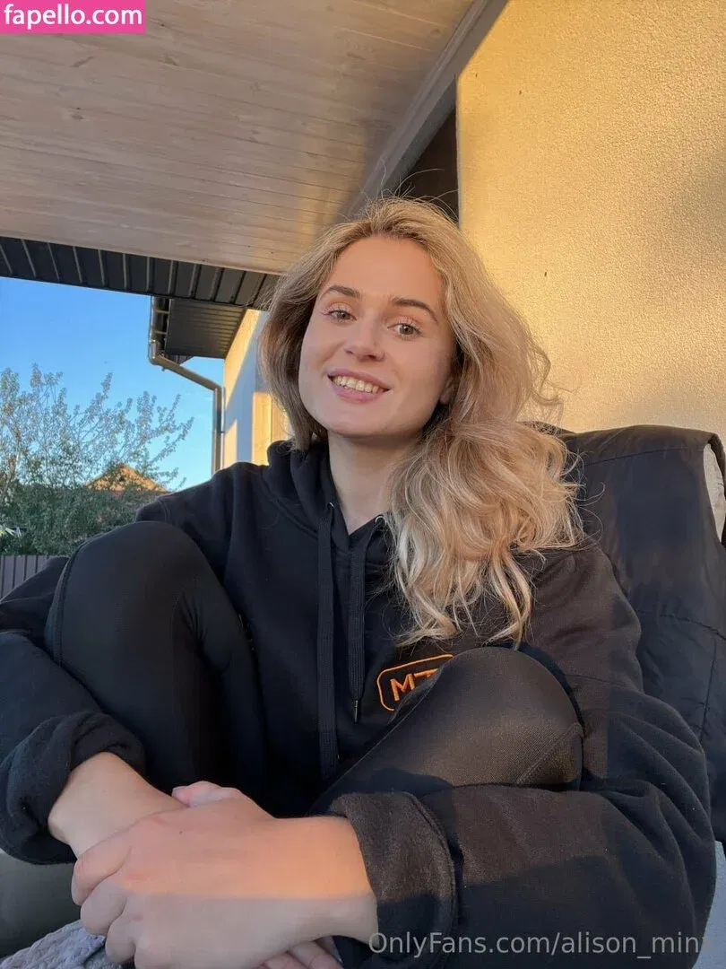 alison_minx Onlyfans Photo Gallery 