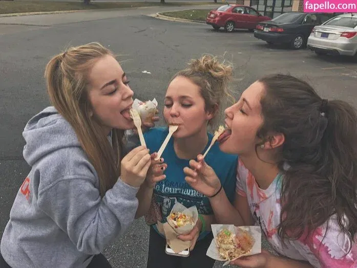 haleylarsonnn Onlyfans Photo Gallery 