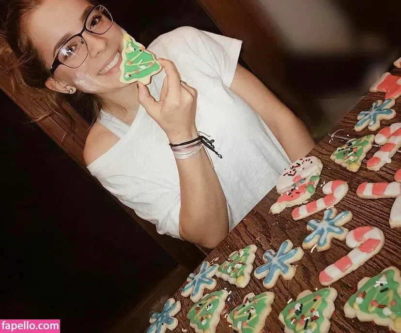 haleylarsonnn Onlyfans Photo Gallery 