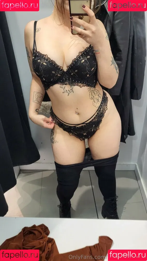 Cassie.Batty Onlyfans Photo Gallery 