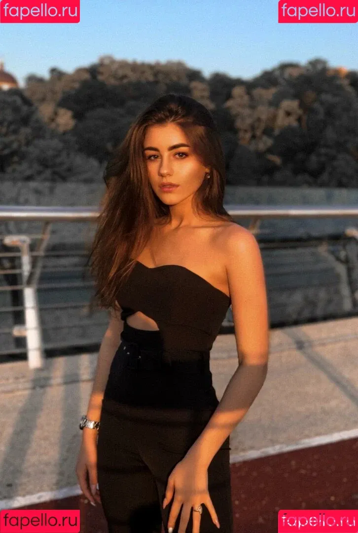 yanas0r0ka Onlyfans Photo Gallery 