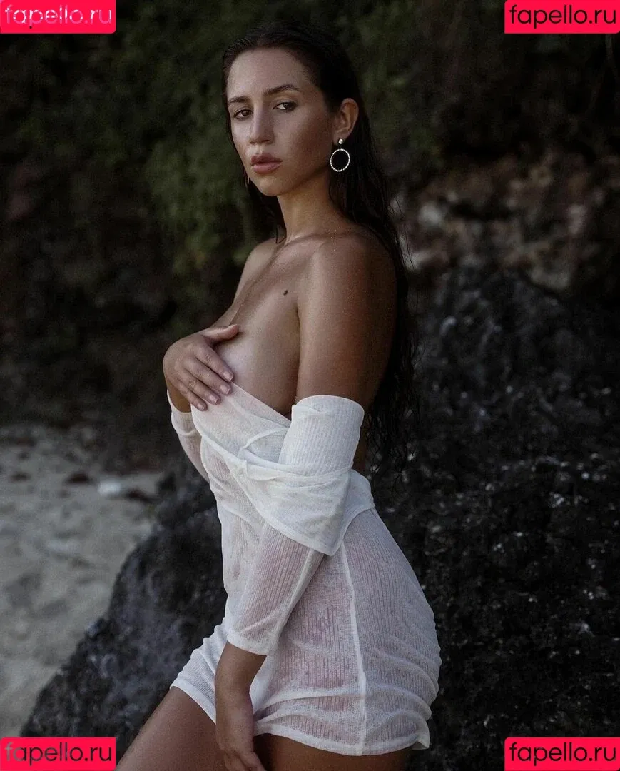 iuliagyrbu Onlyfans Photo Gallery 