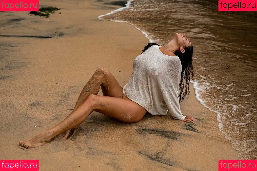 iuliagyrbu Onlyfans Photo Gallery 
