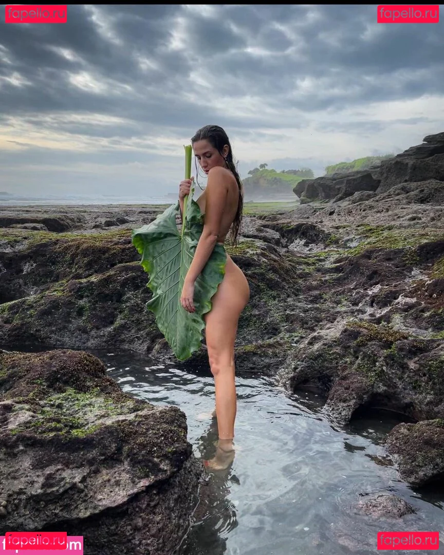 iuliagyrbu Onlyfans Photo Gallery 