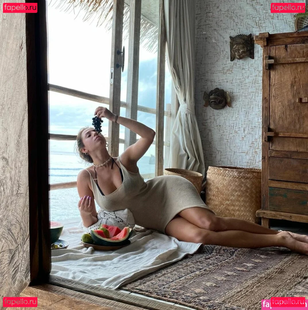 iuliagyrbu Onlyfans Photo Gallery 