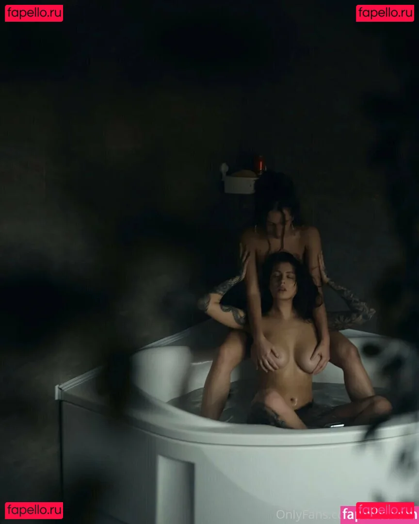 iuliagyrbu Onlyfans Photo Gallery 