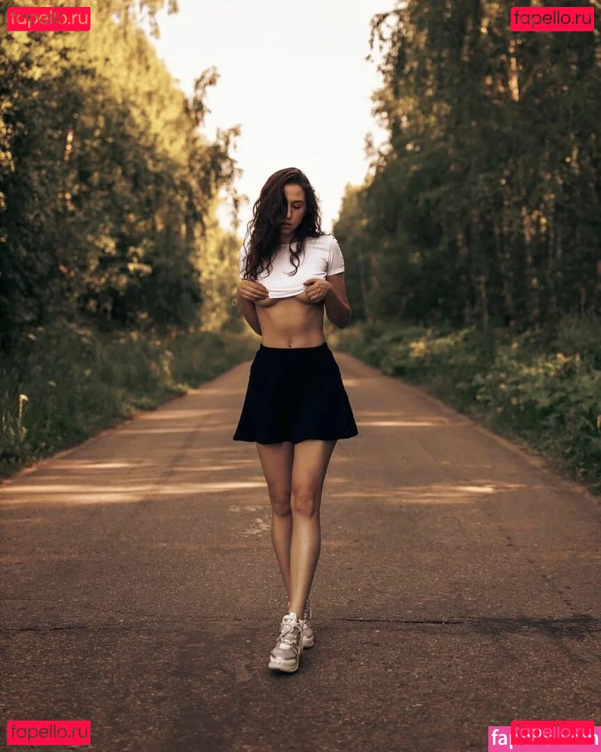 iuliagyrbu Onlyfans Photo Gallery 