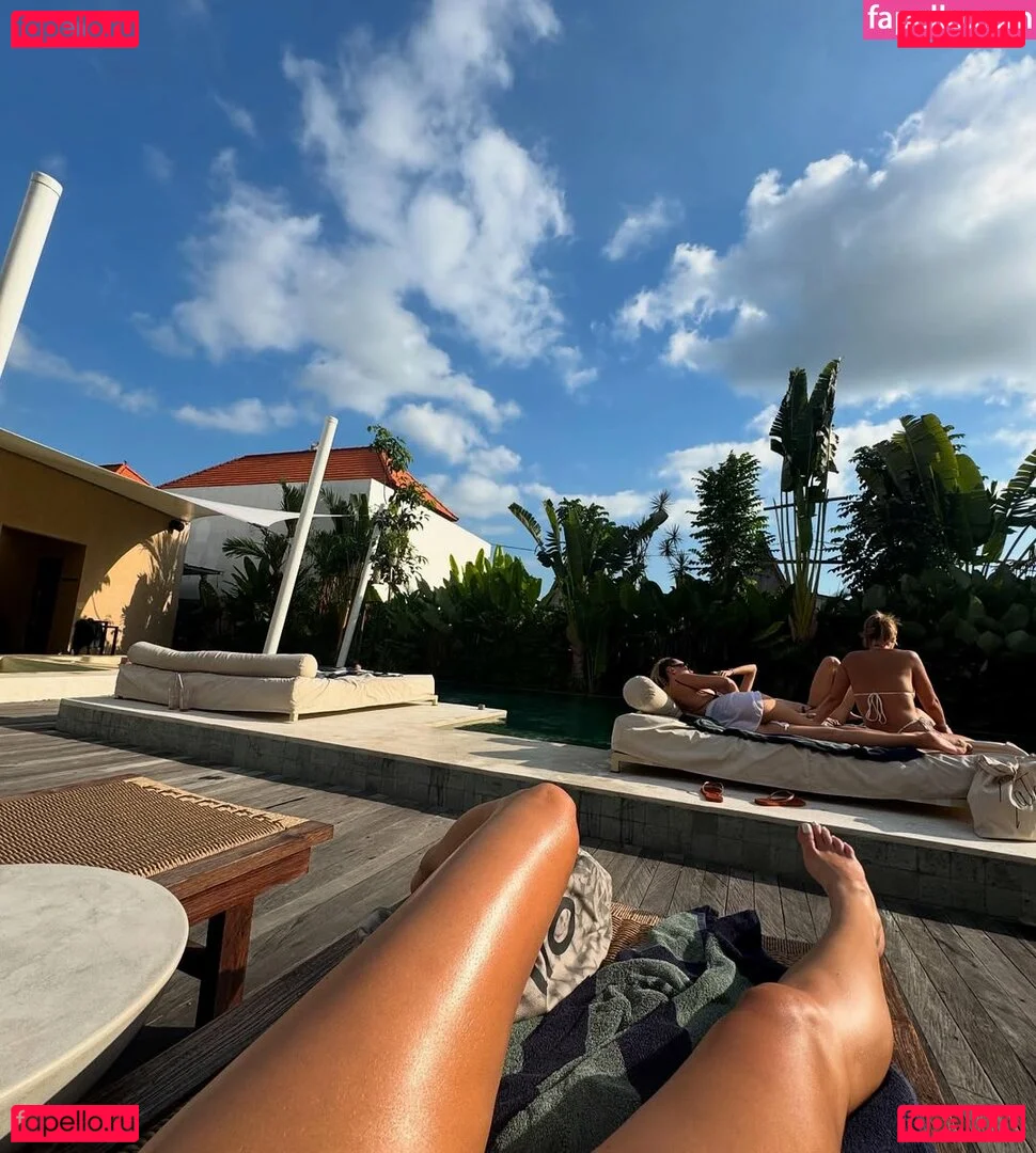 iuliagyrbu Onlyfans Photo Gallery 