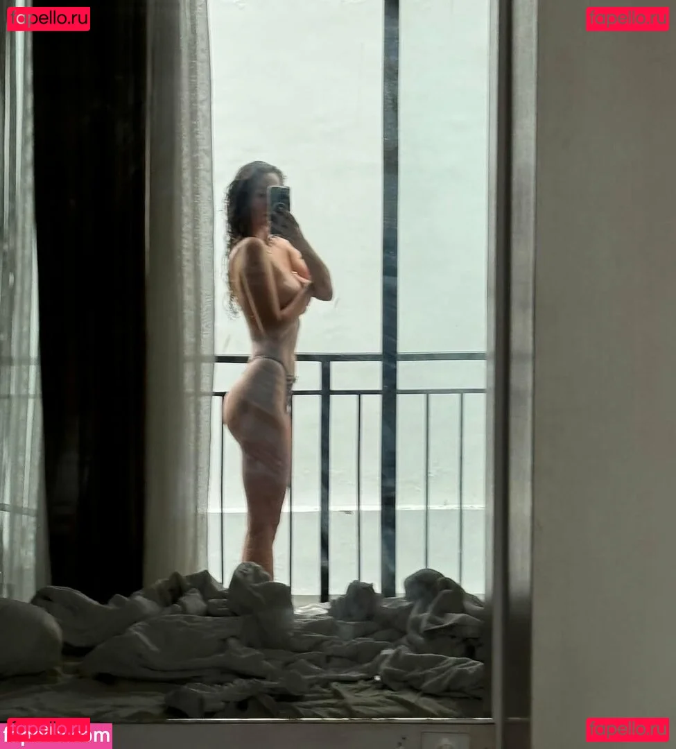 iuliagyrbu Onlyfans Photo Gallery 