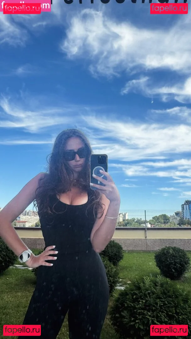 iuliagyrbu Onlyfans Photo Gallery 