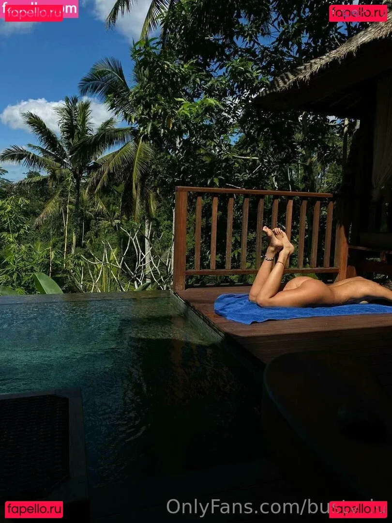 iuliagyrbu Onlyfans Photo Gallery 