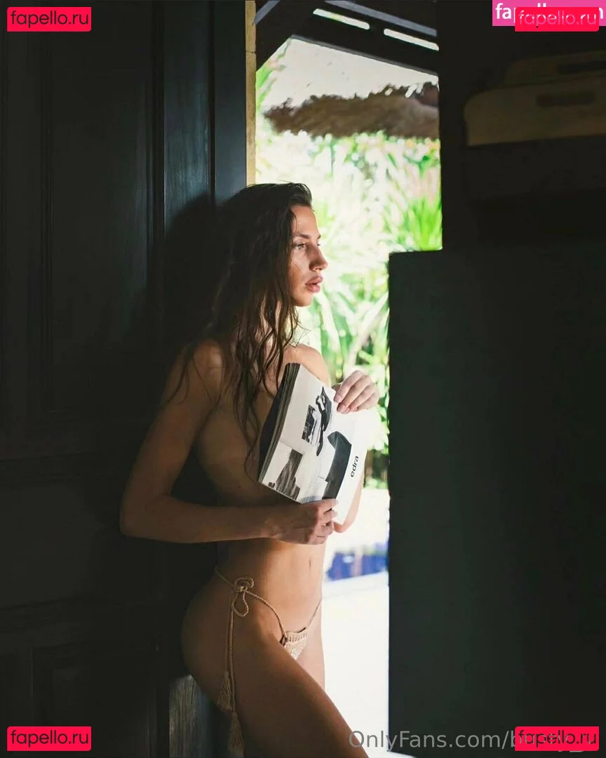 iuliagyrbu Onlyfans Photo Gallery 