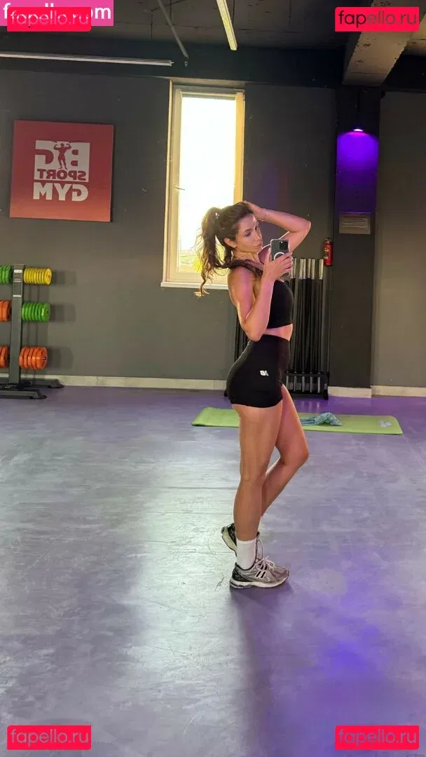 iuliagyrbu Onlyfans Photo Gallery 