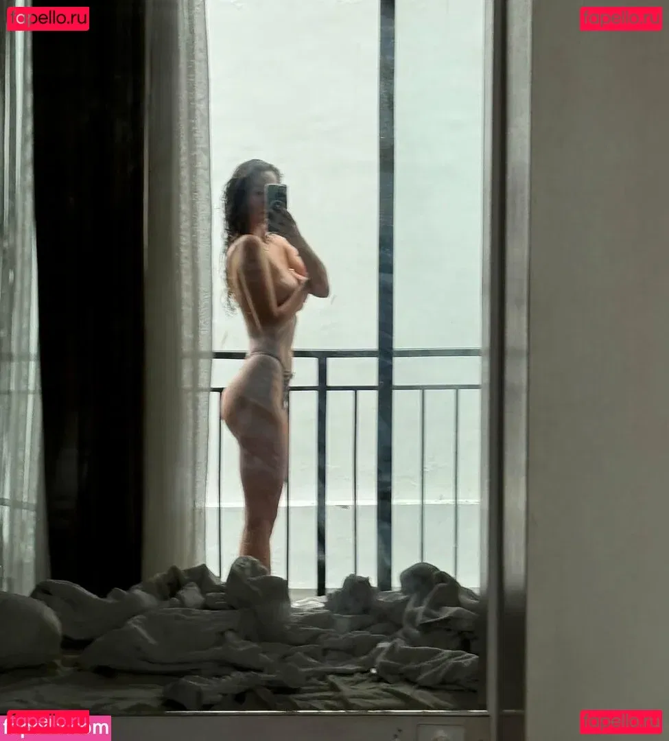 iuliagyrbu Onlyfans Photo Gallery 