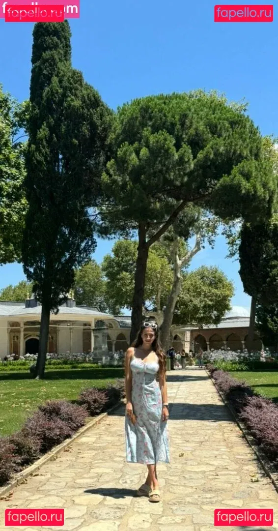 iuliagyrbu Onlyfans Photo Gallery 