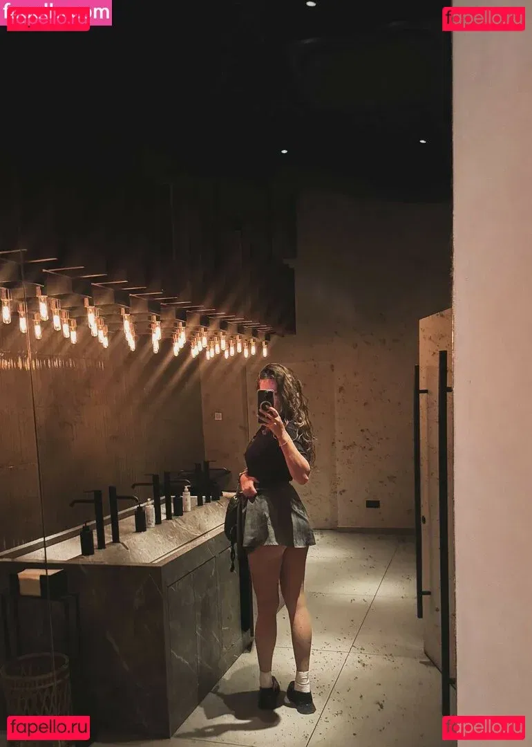 iuliagyrbu Onlyfans Photo Gallery 