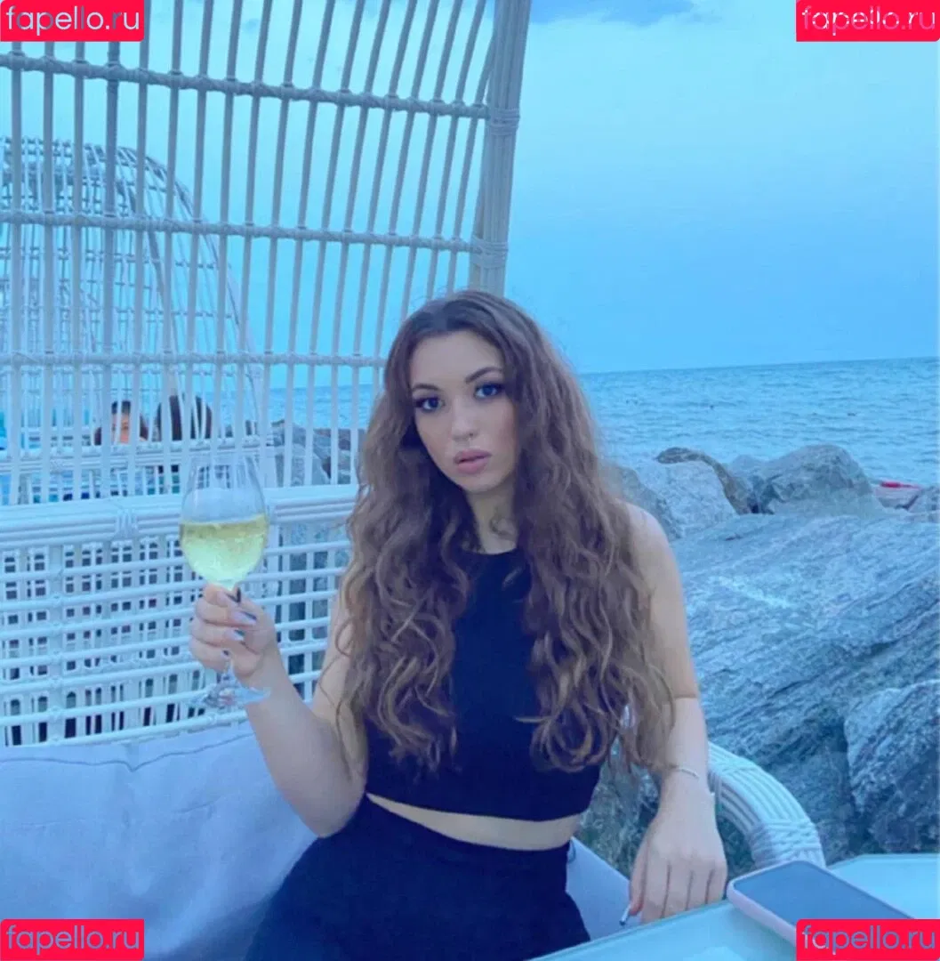 Laura Salvia Onlyfans Photo Gallery 