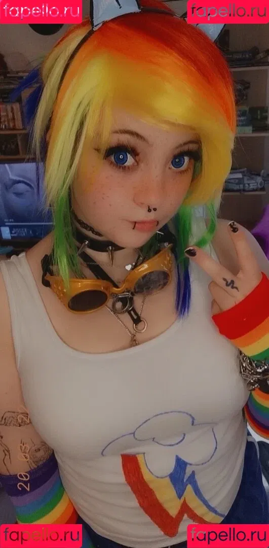 Sam aka littlescarefox Onlyfans Photo Gallery 
