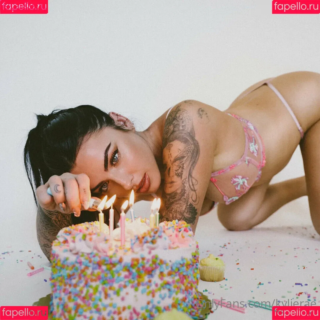 kylieraehall Onlyfans Photo Gallery 