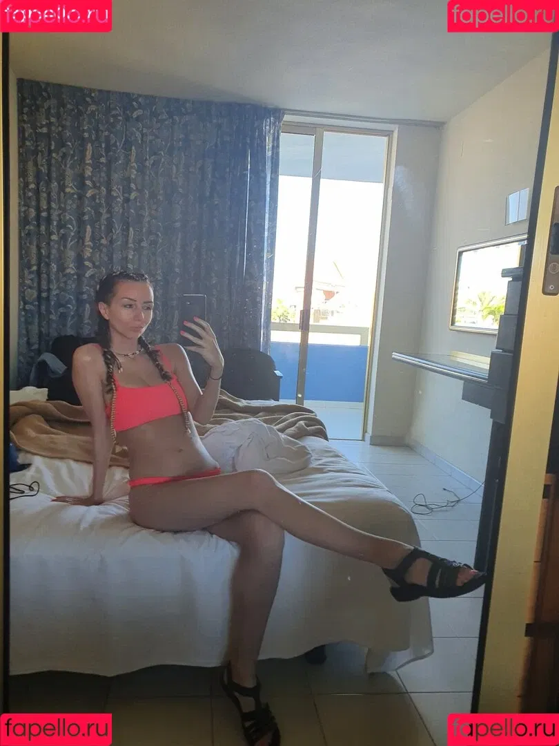 Summer Siempre Onlyfans Photo Gallery 