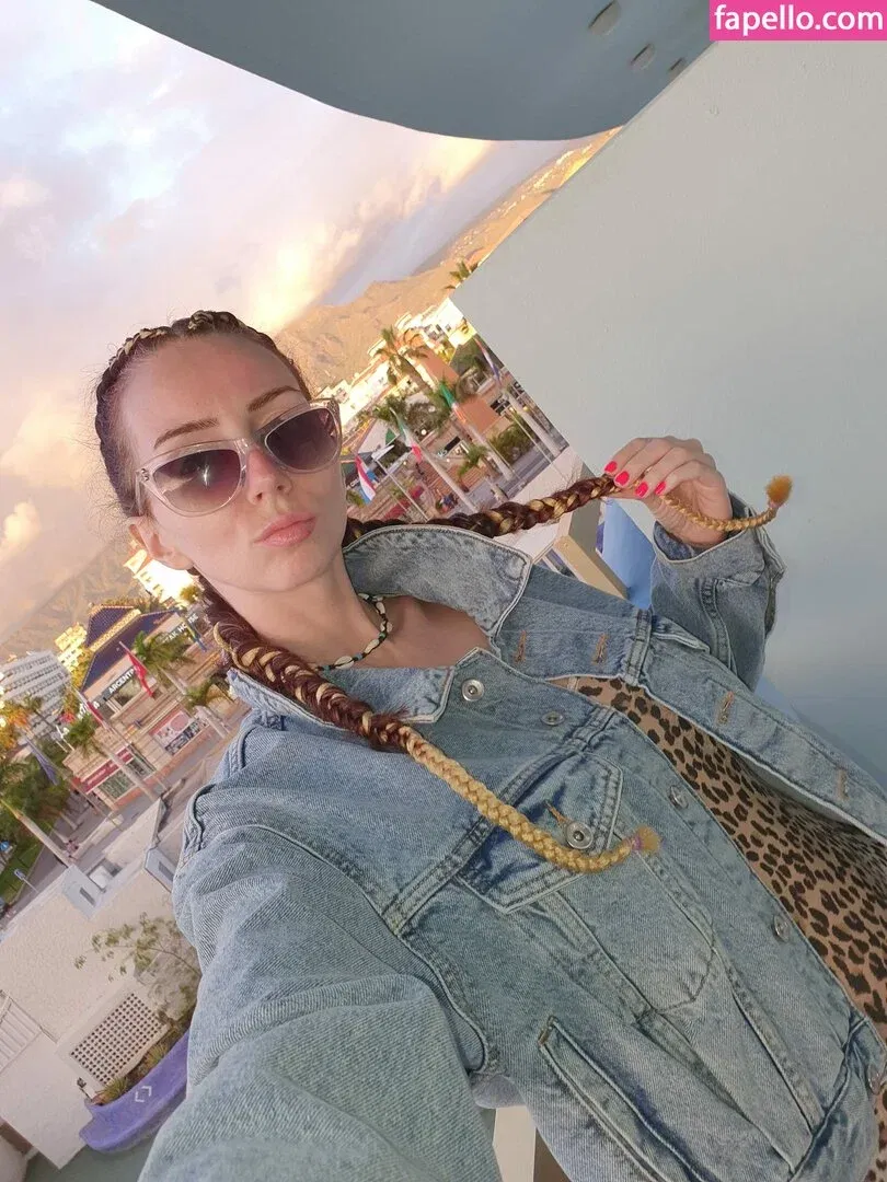 Summer Siempre Onlyfans Photo Gallery 