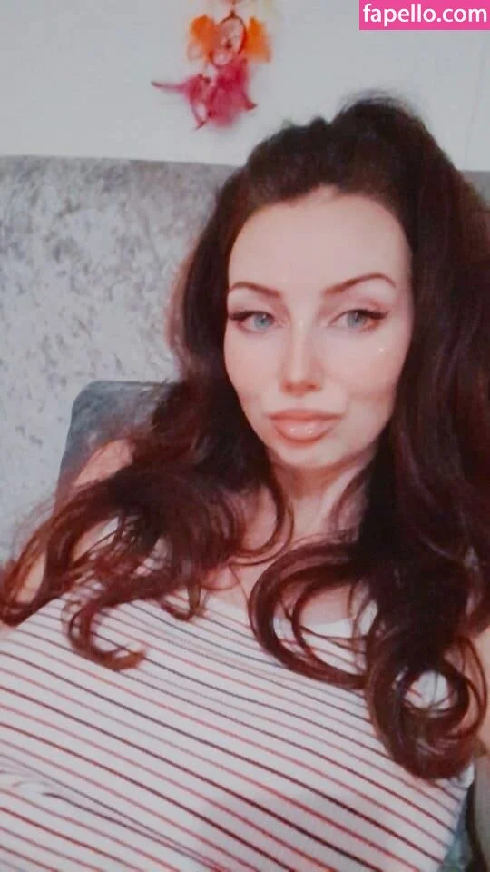 Summer Siempre Onlyfans Photo Gallery 